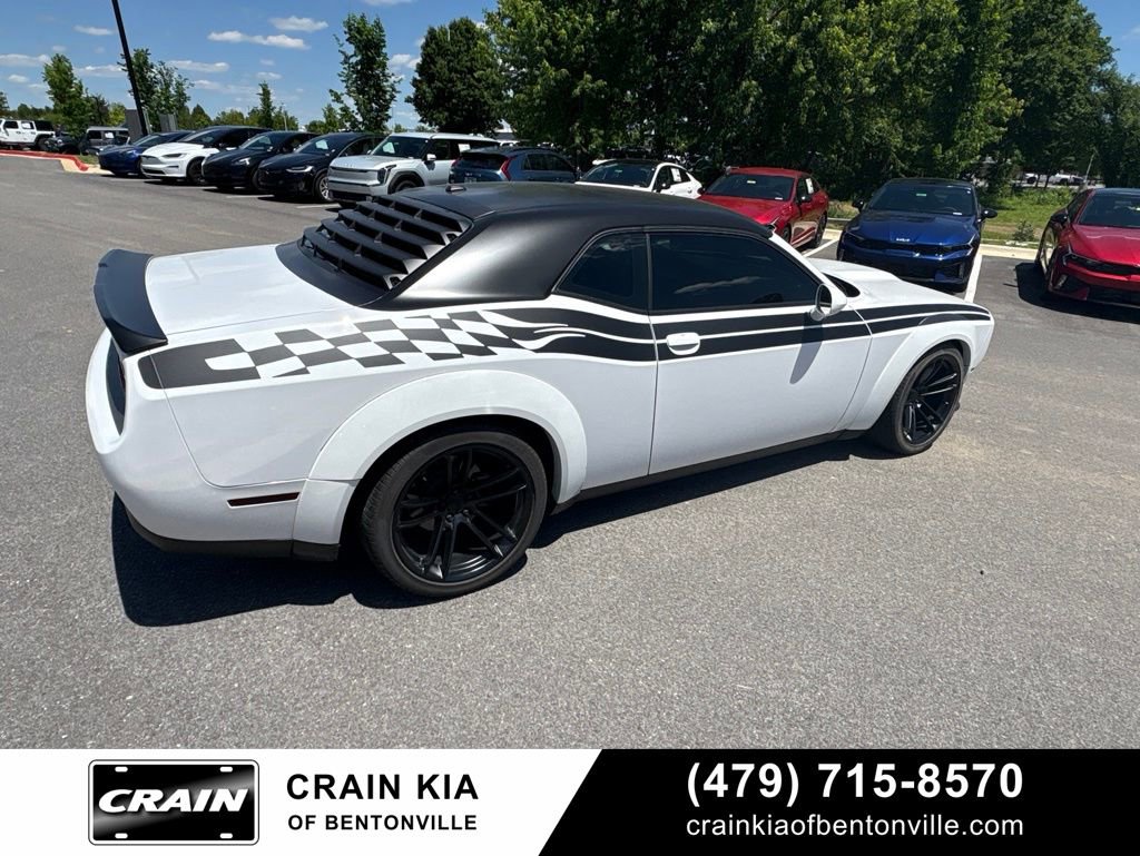 Used 2020 Dodge Challenger R/T RWD image 2