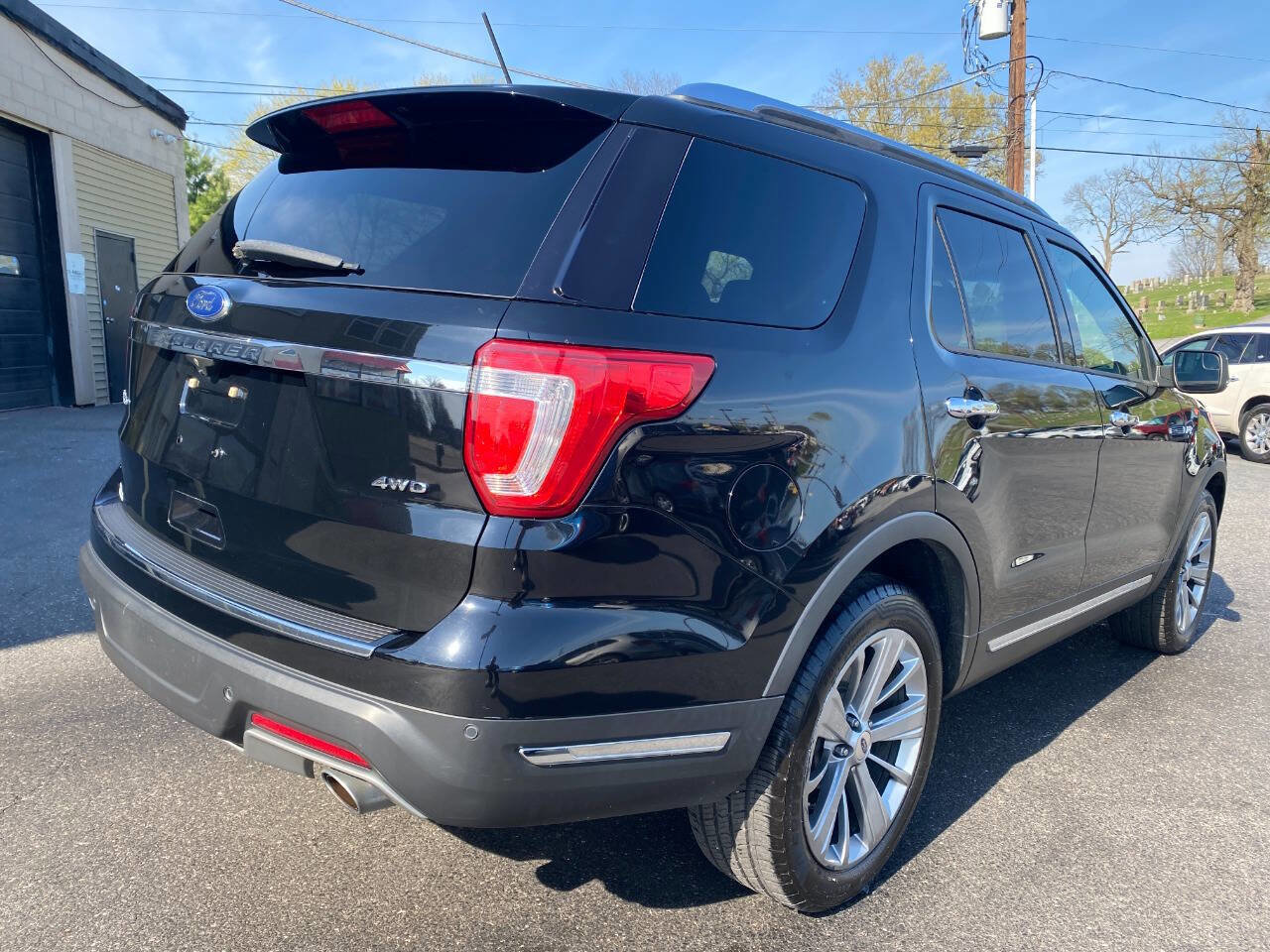 Used 2018 Ford Explorer Limited AWD/4WD image 3
