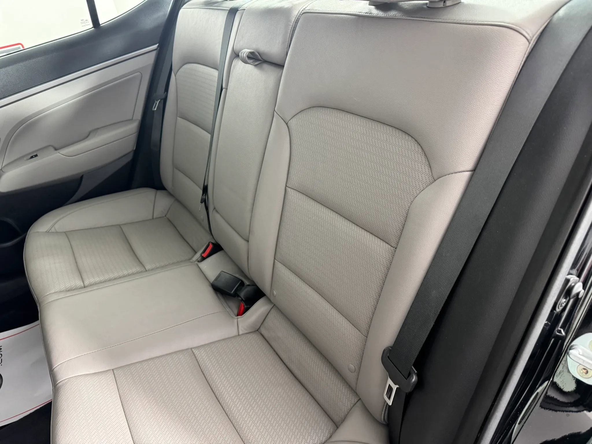 Used 2017 Hyundai Elantra Limited FWD image 34