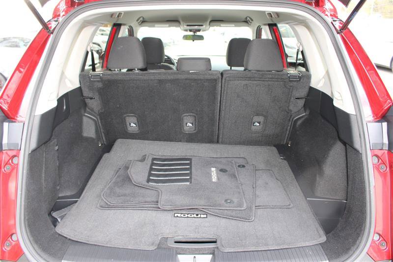 Used 2023 Nissan Rogue S image 18