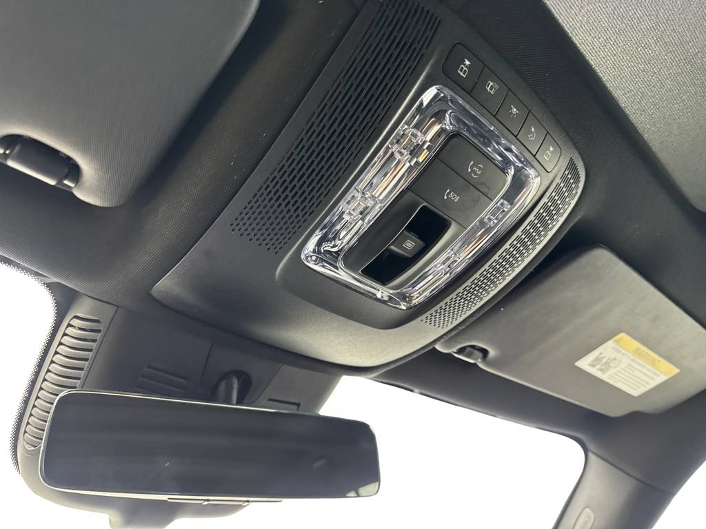 Used 2025 Mercedes-Benz GLB 250 w/ Exclusive Package image 70