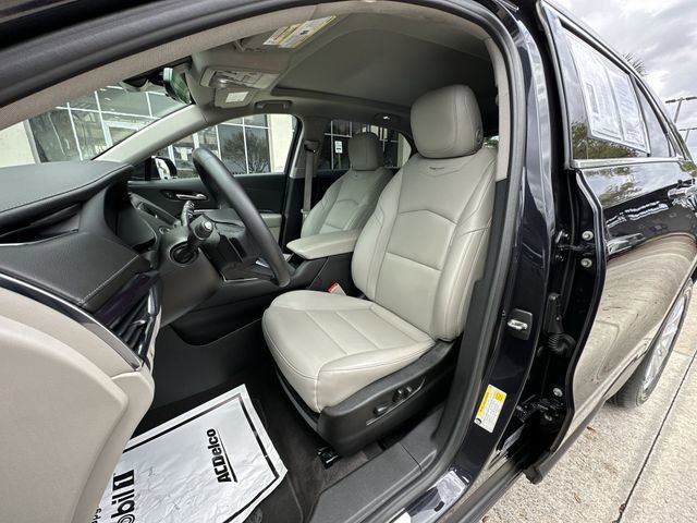 Certified 2023 Cadillac XT4 Luxury w/ Driver Awareness Package FWD image 19