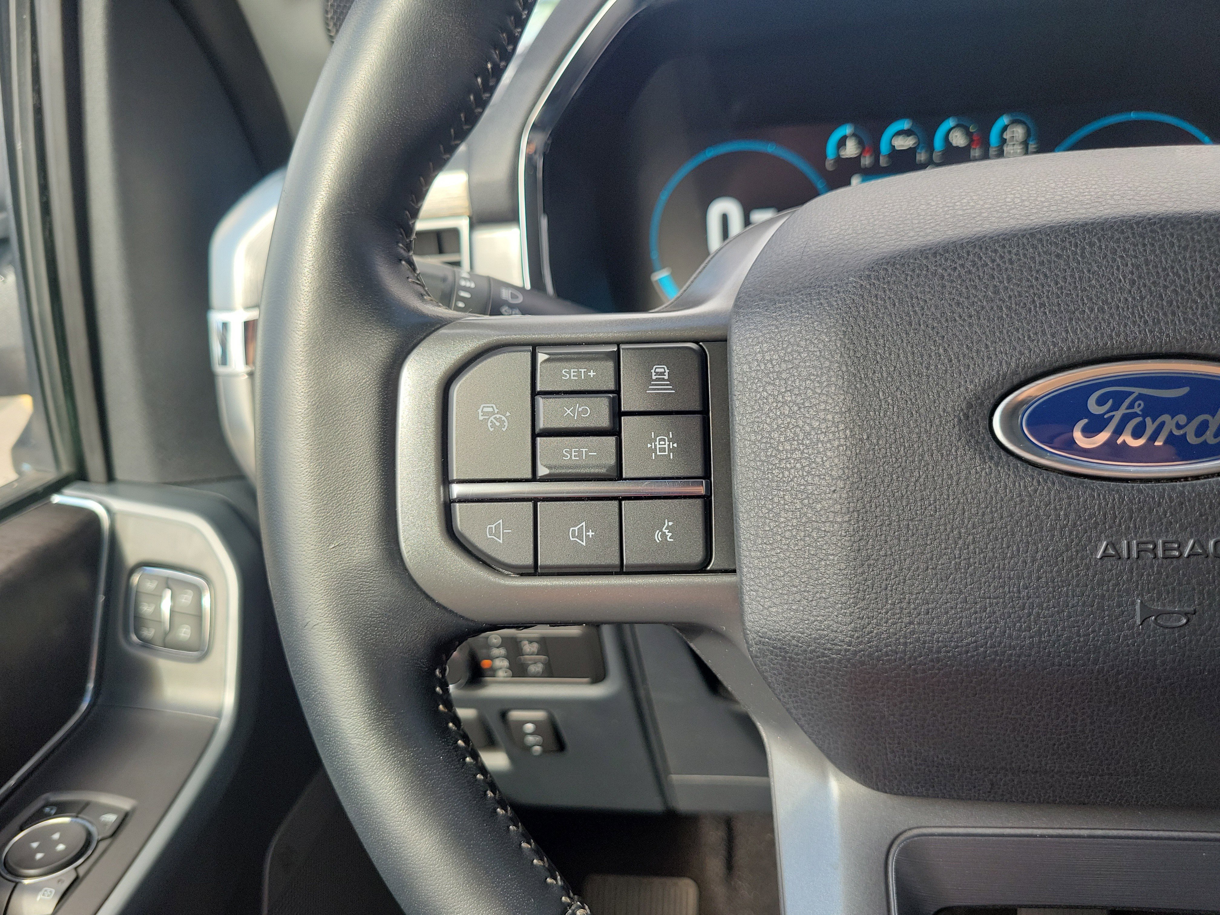 Used 2022 Ford F150 Lariat image 19