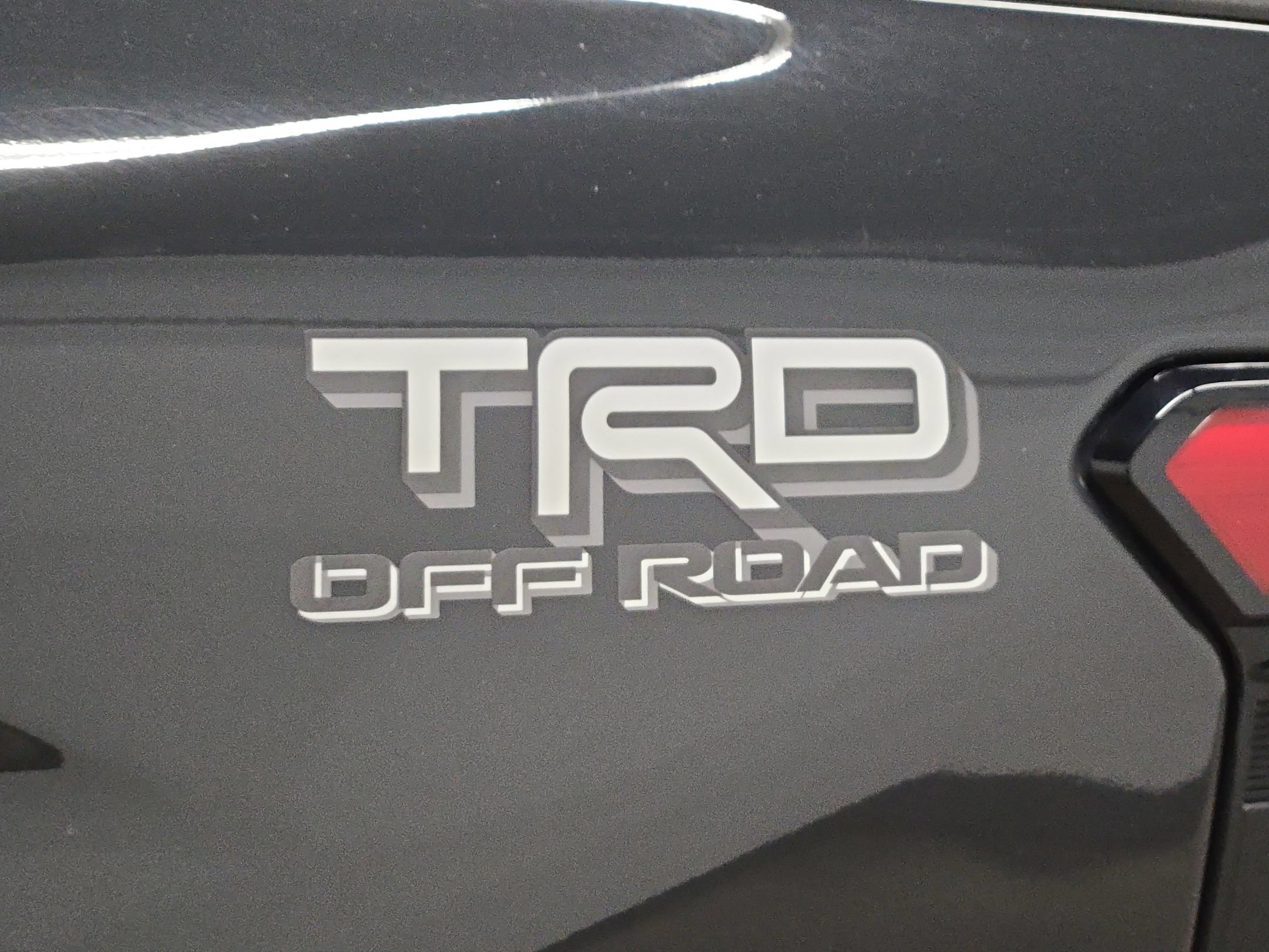 Certified 2025 Toyota Tacoma TRD Off-Road AWD/4WD image 36
