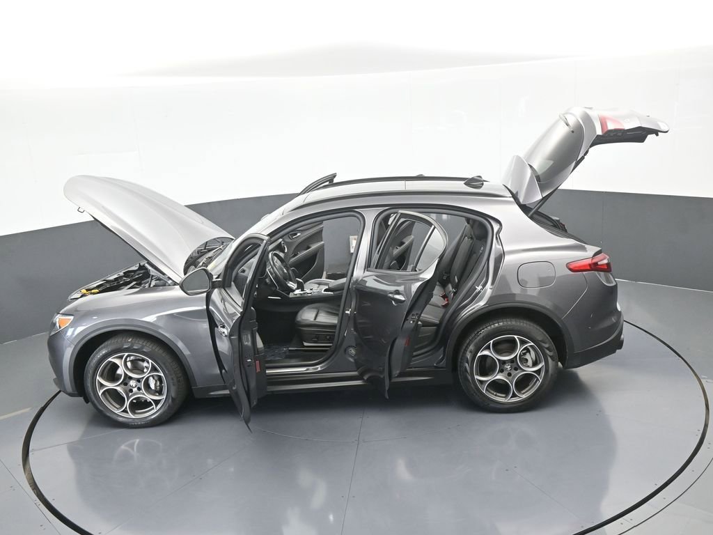 Used 2023 Alfa Romeo Stelvio Sprint image 68