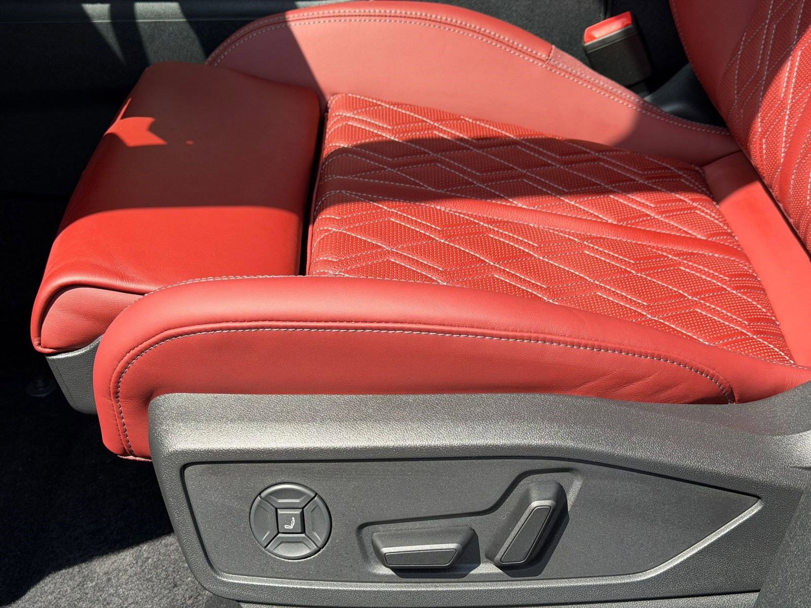 New 2026 Audi SQ5 Premium Plus AWD/4WD image 14