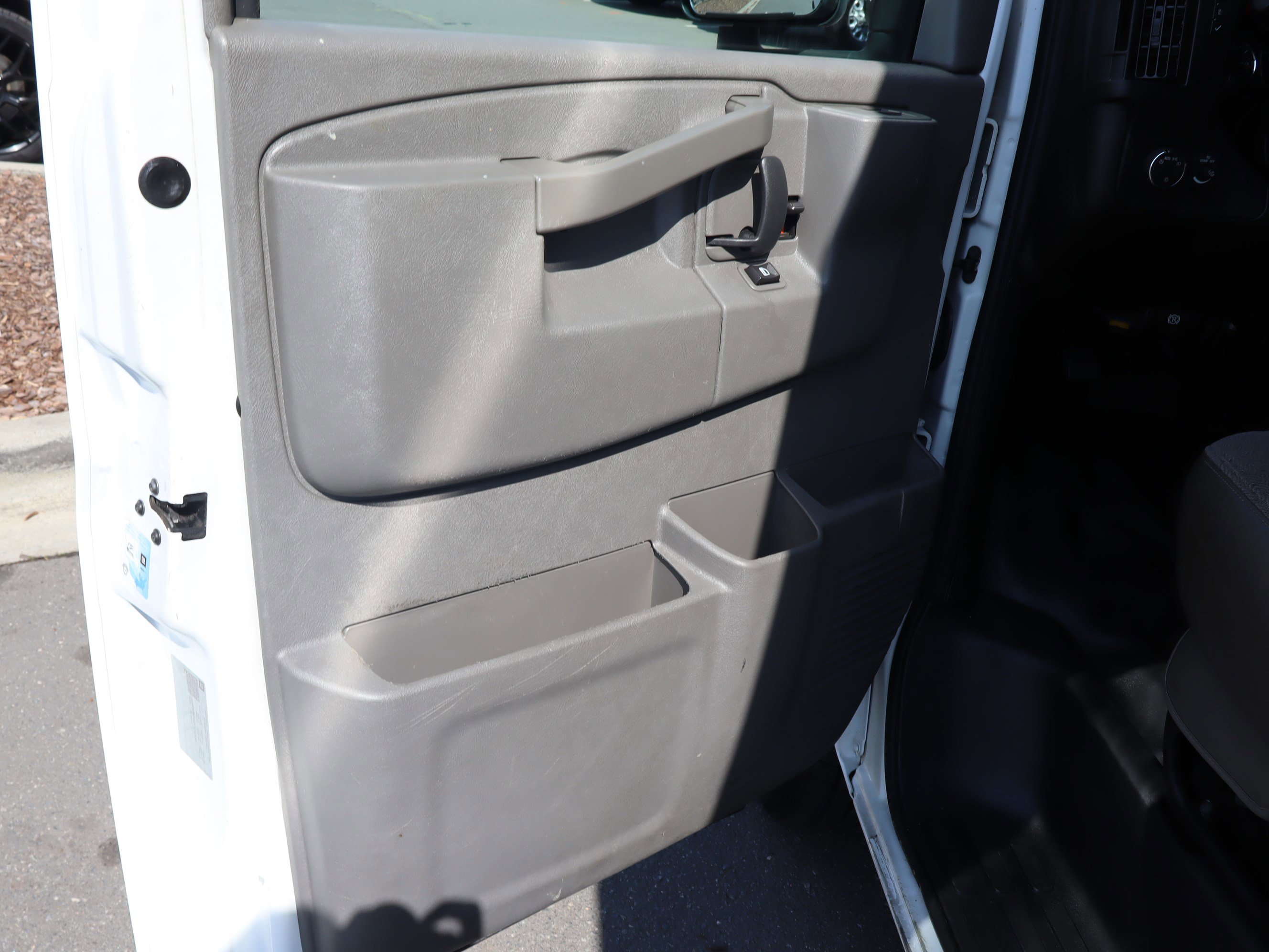 Used 2019 Chevrolet Express 3500 w/ Power Convenience Package image 14