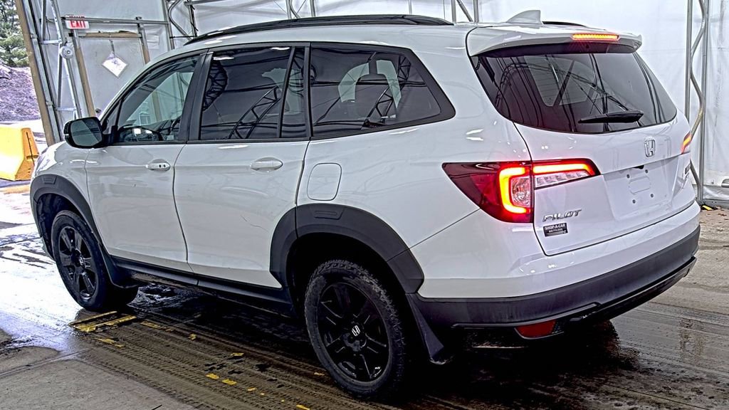 Used 2022 Honda Pilot TrailSport image 2