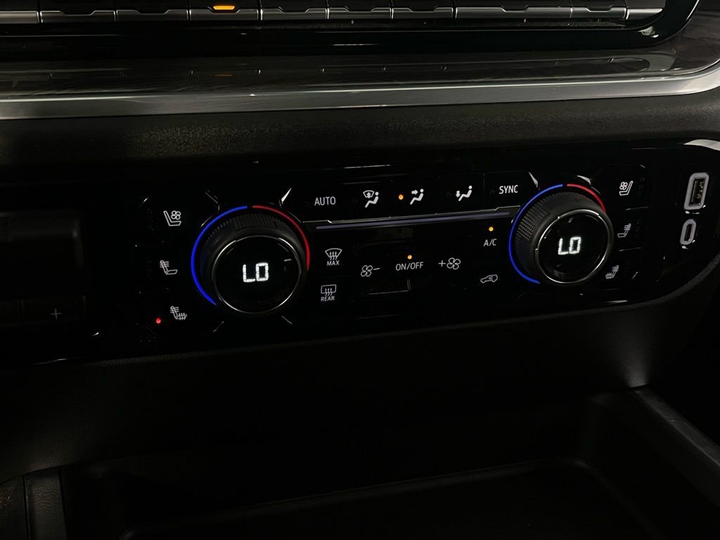 Used 2025 Chevrolet Silverado 2500 LTZ w/ LTZ Convenience Package image 18