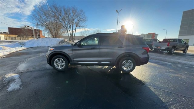 Used 2021 Ford Explorer XLT image 5