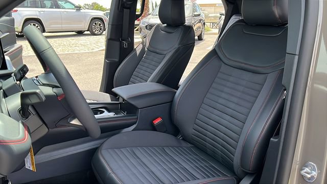 New 2026 Ford Explorer ST-Line w/ ST-Line Street Pack RWD image 17
