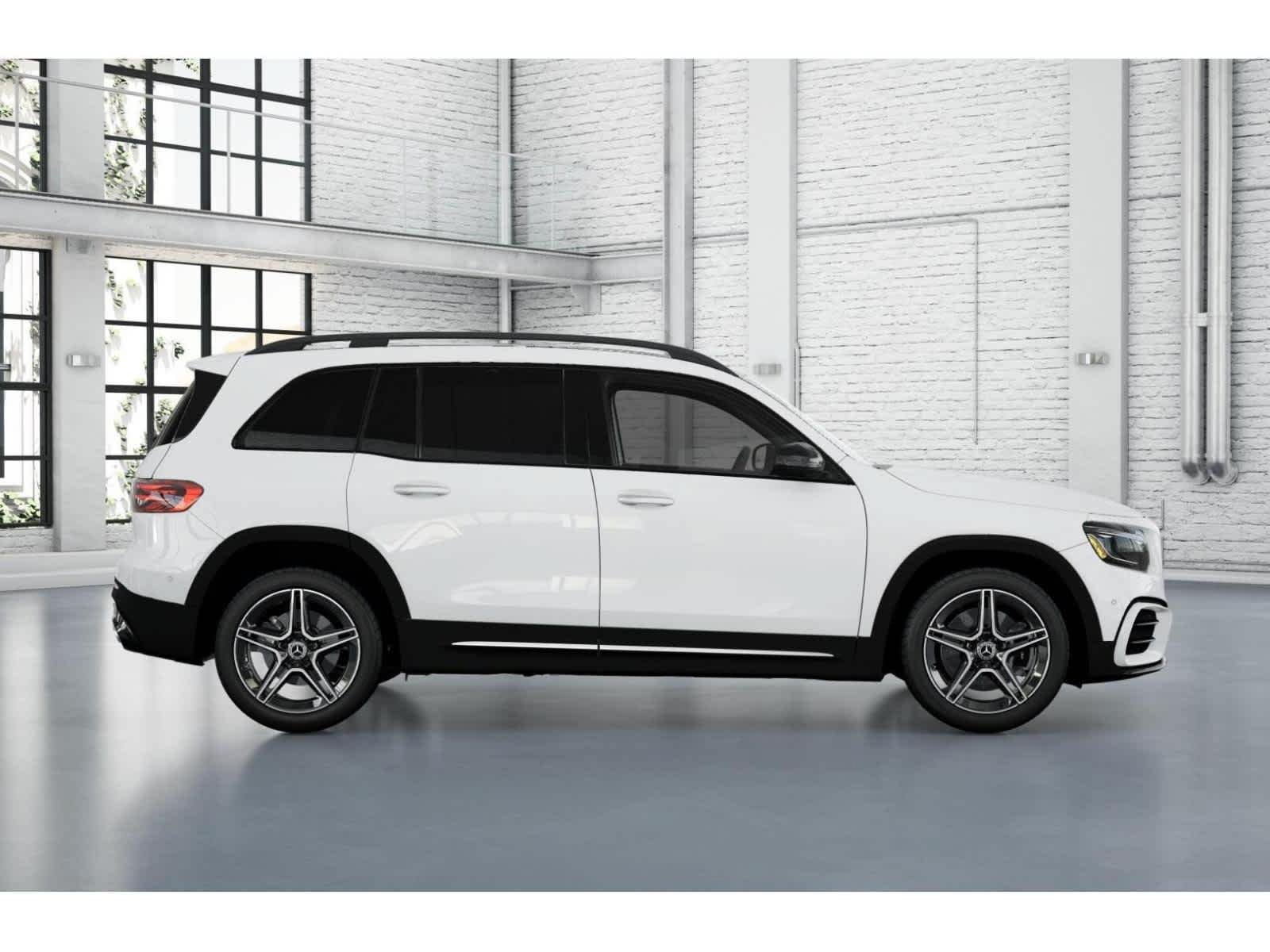 Used 2026 Mercedes-Benz GLB 250 image 2