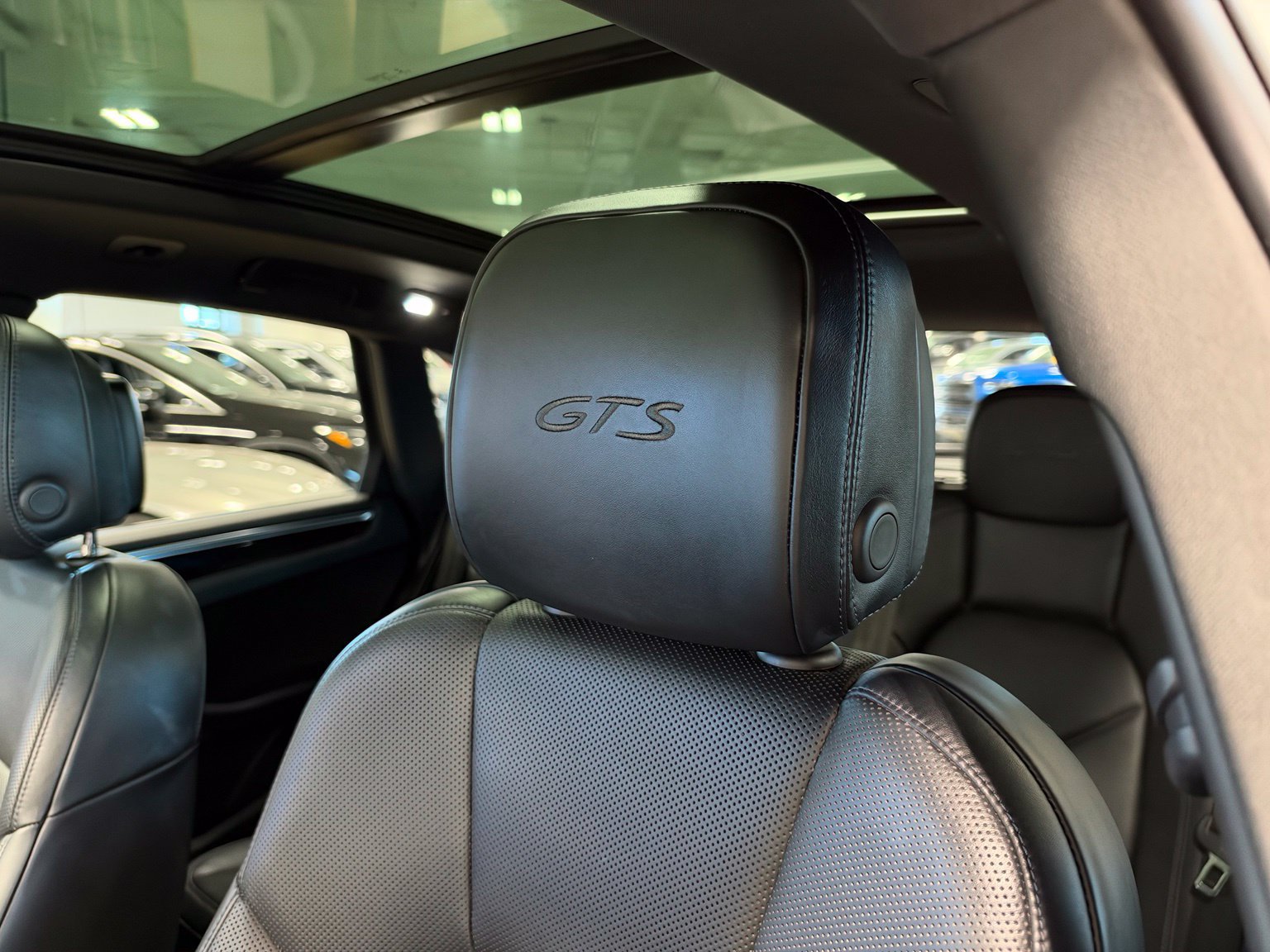 Used 2020 Porsche Macan GTS AWD/4WD image 17
