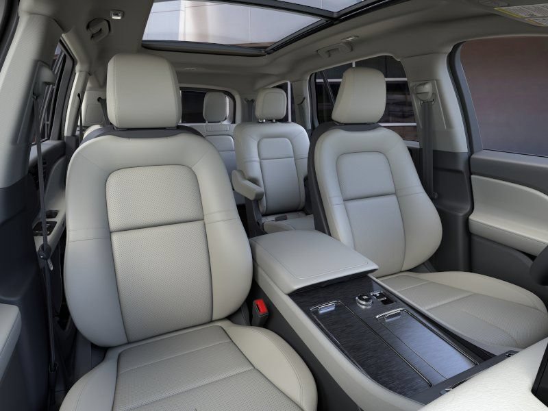 New 2026 Lincoln Aviator 2WD w/ Jet Appearance Package image 11