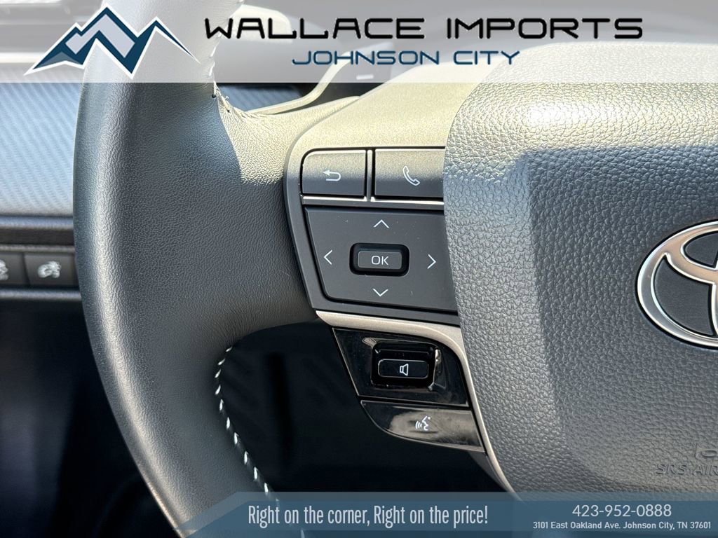 Used 2025 Toyota Camry SE w/ Convenience Package FWD image 32