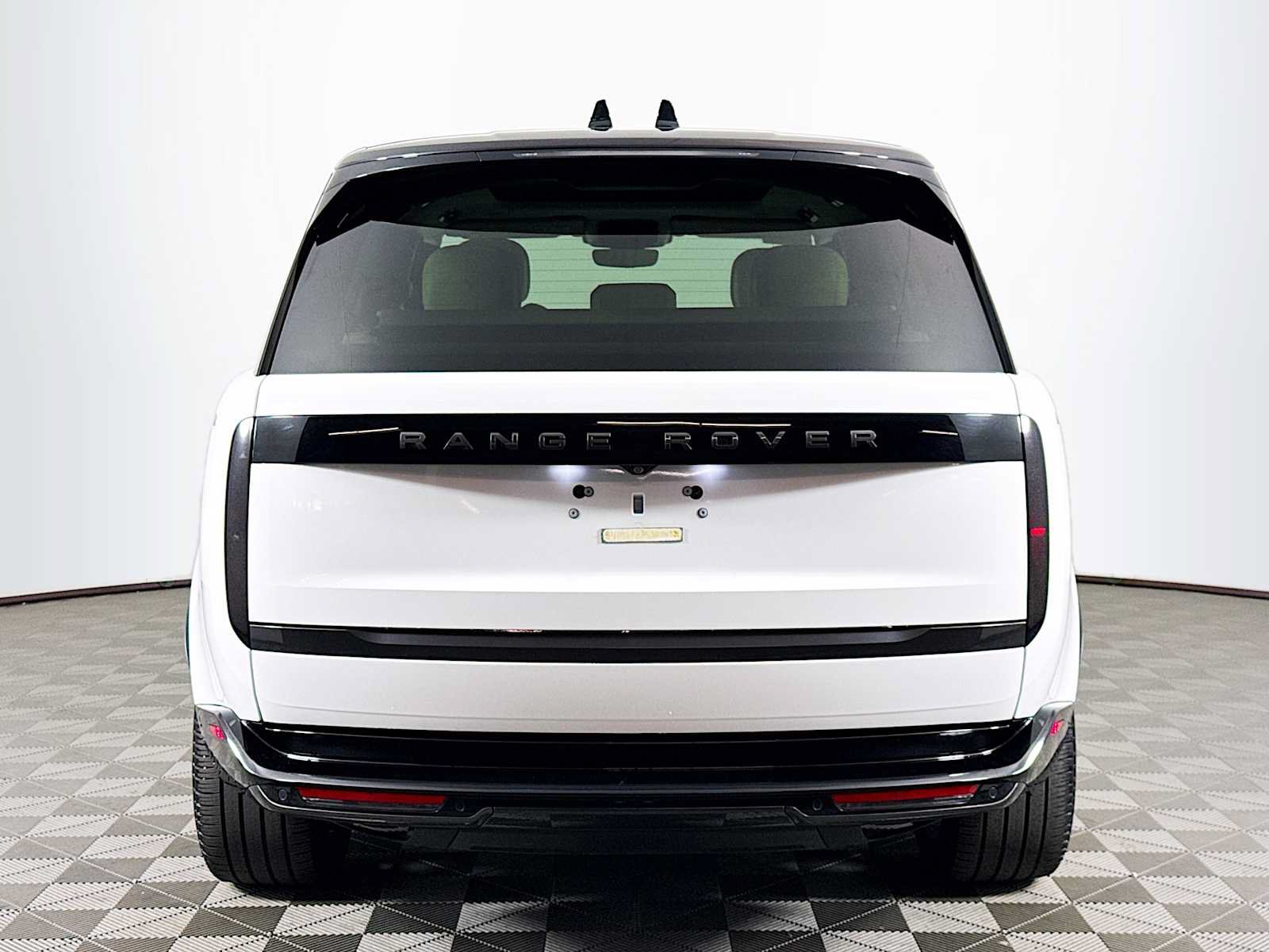 Certified 2024 Land Rover Range Rover SE AWD/4WD image 6