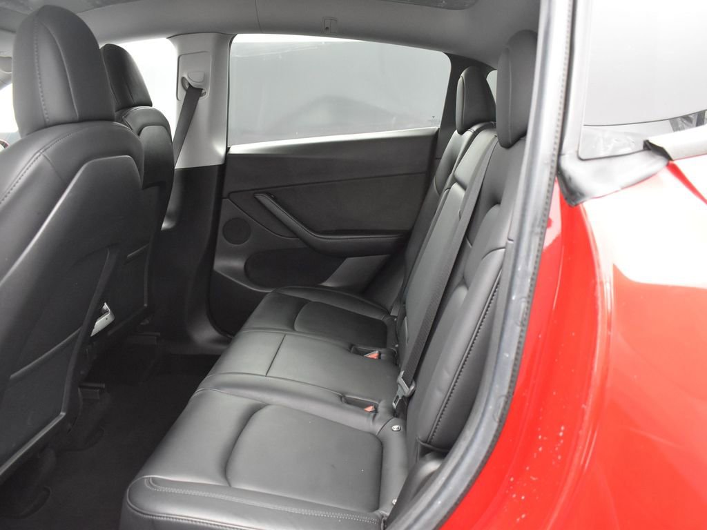 Used 2021 Tesla Model Y Long Range image 11
