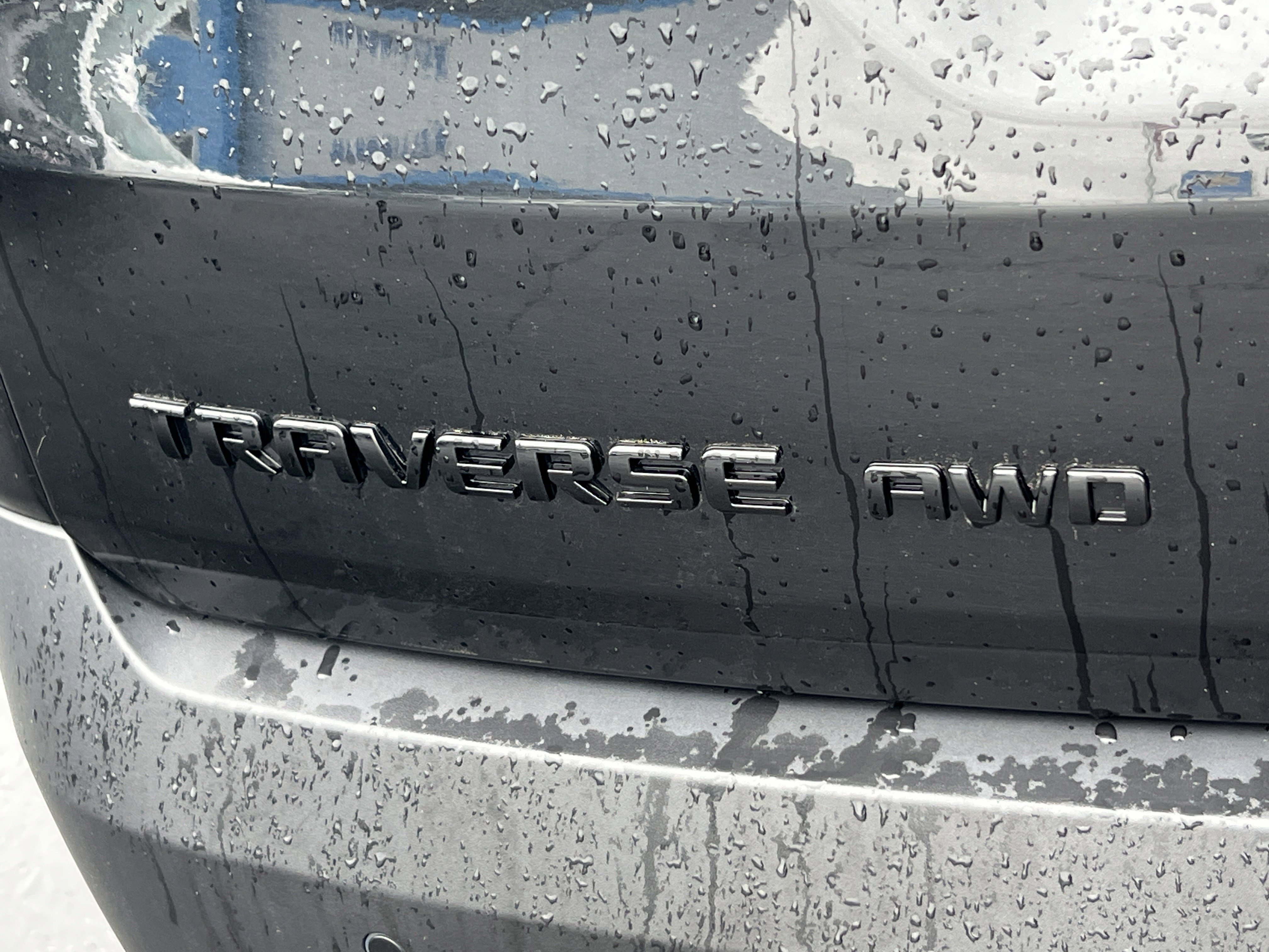 Used 2023 Chevrolet Traverse RS w/ LPO, Cargo Package AWD/4WD image 9