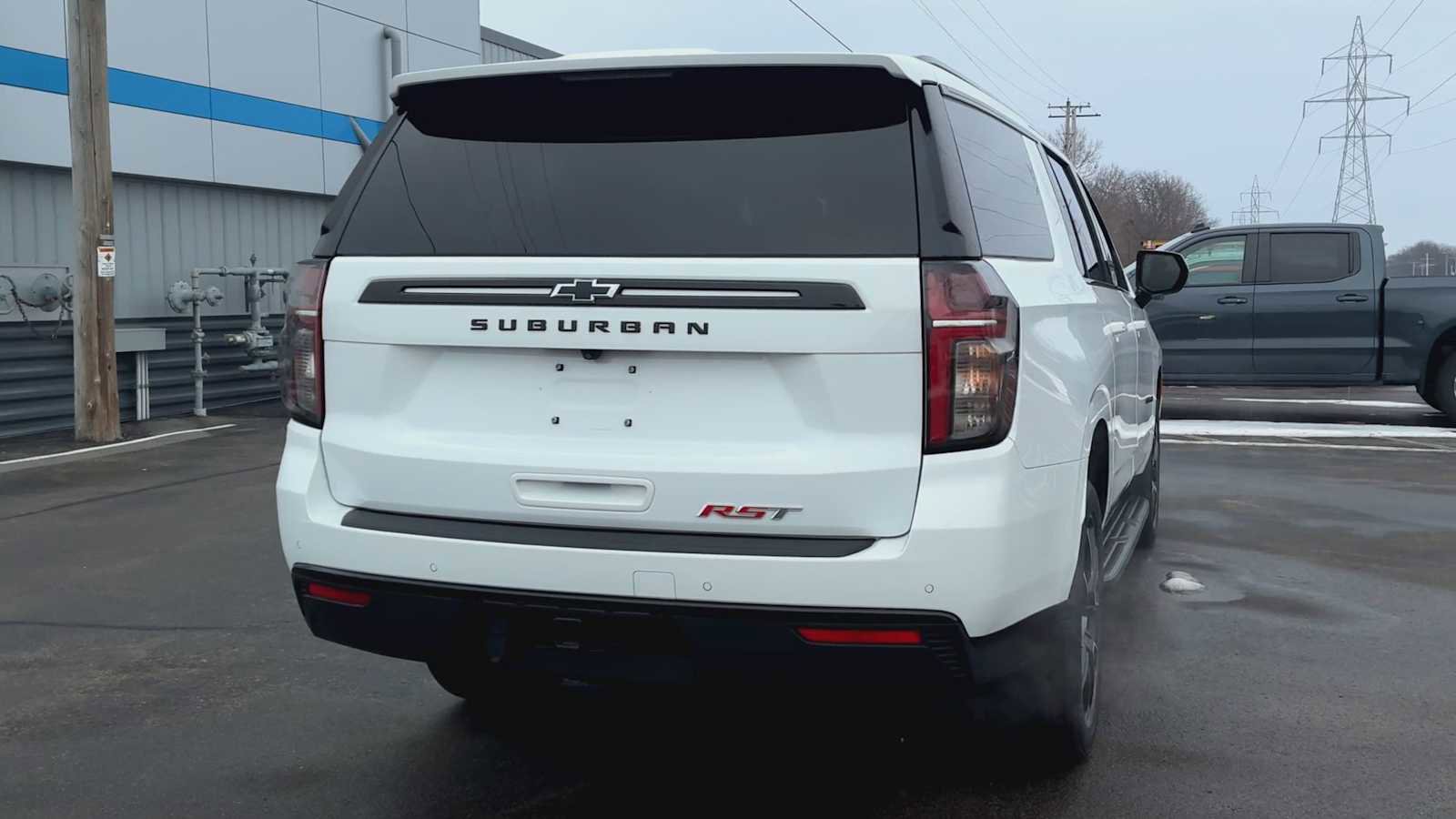 Certified 2023 Chevrolet Suburban RST image 3