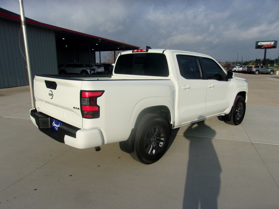 Used 2025 Nissan Frontier SV AWD/4WD image 3