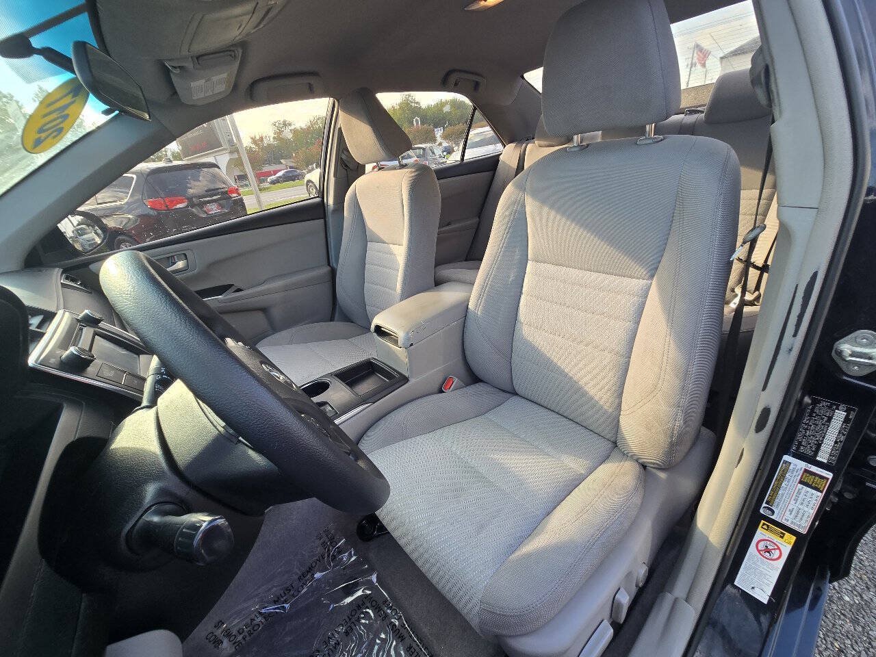 Used 2017 Toyota Camry LE FWD image 20