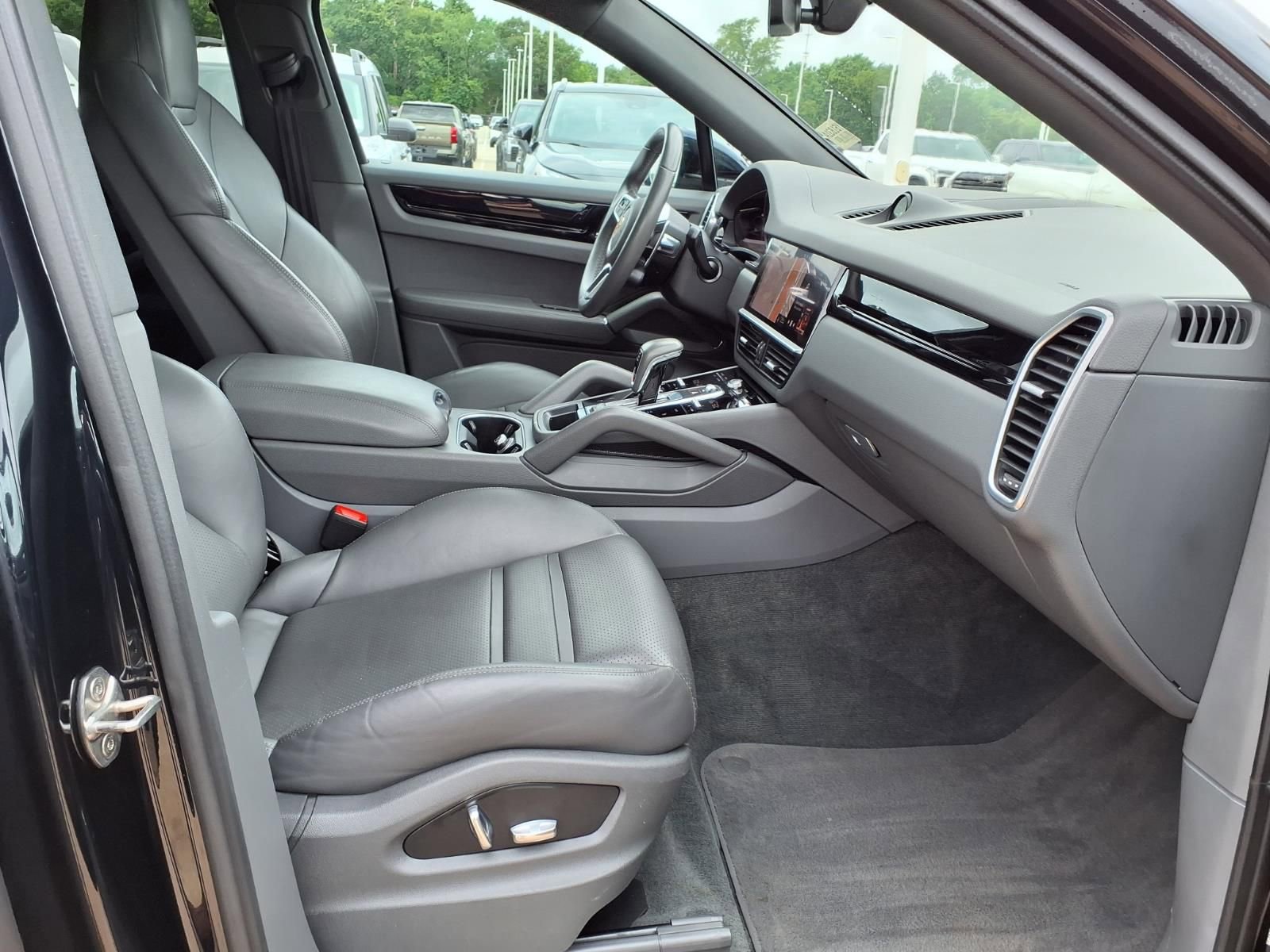 Used 2021 Porsche Cayenne Coupe AWD/4WD image 20