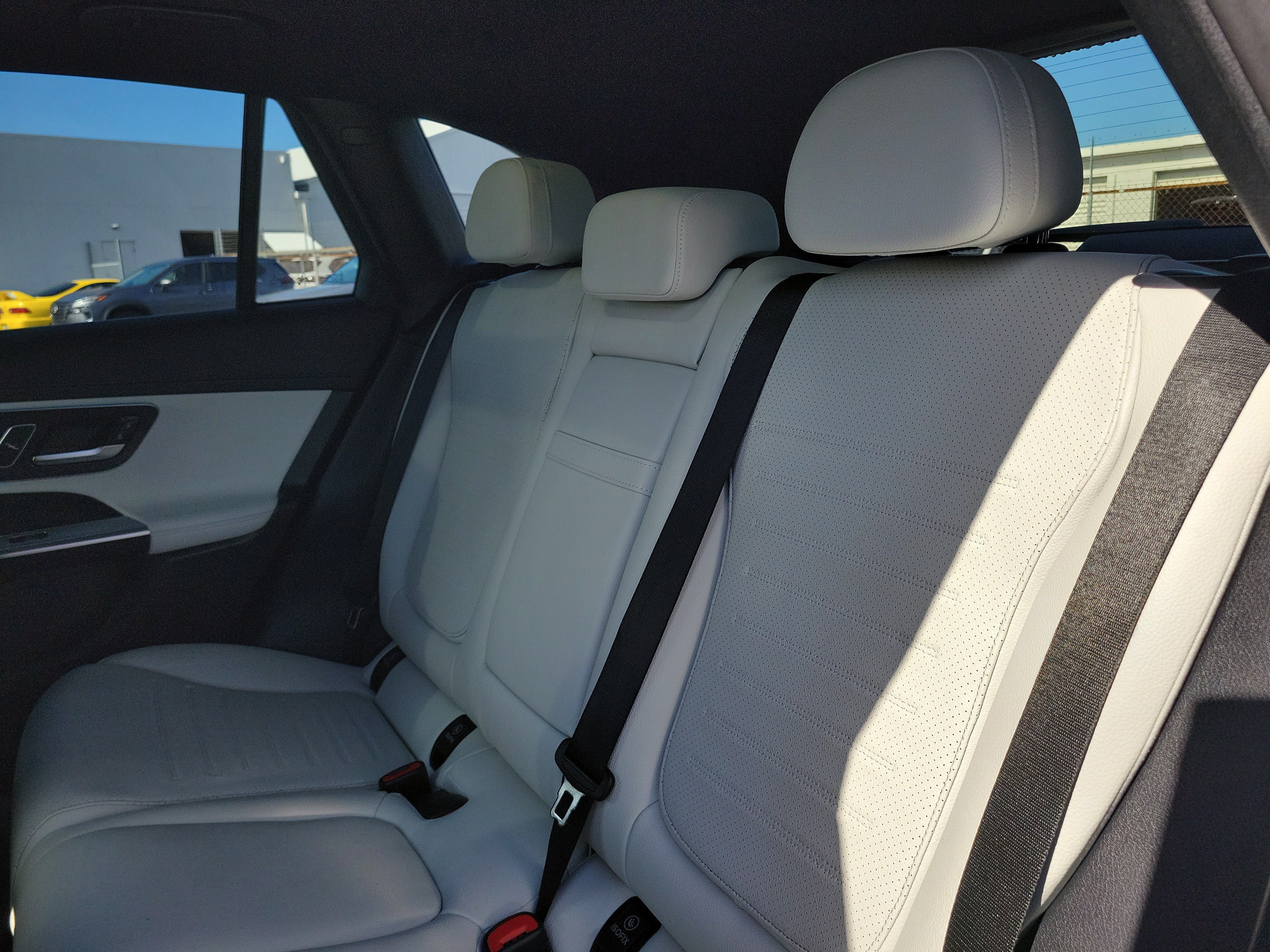 Used 2024 Mercedes-Benz GLC 300 image 10