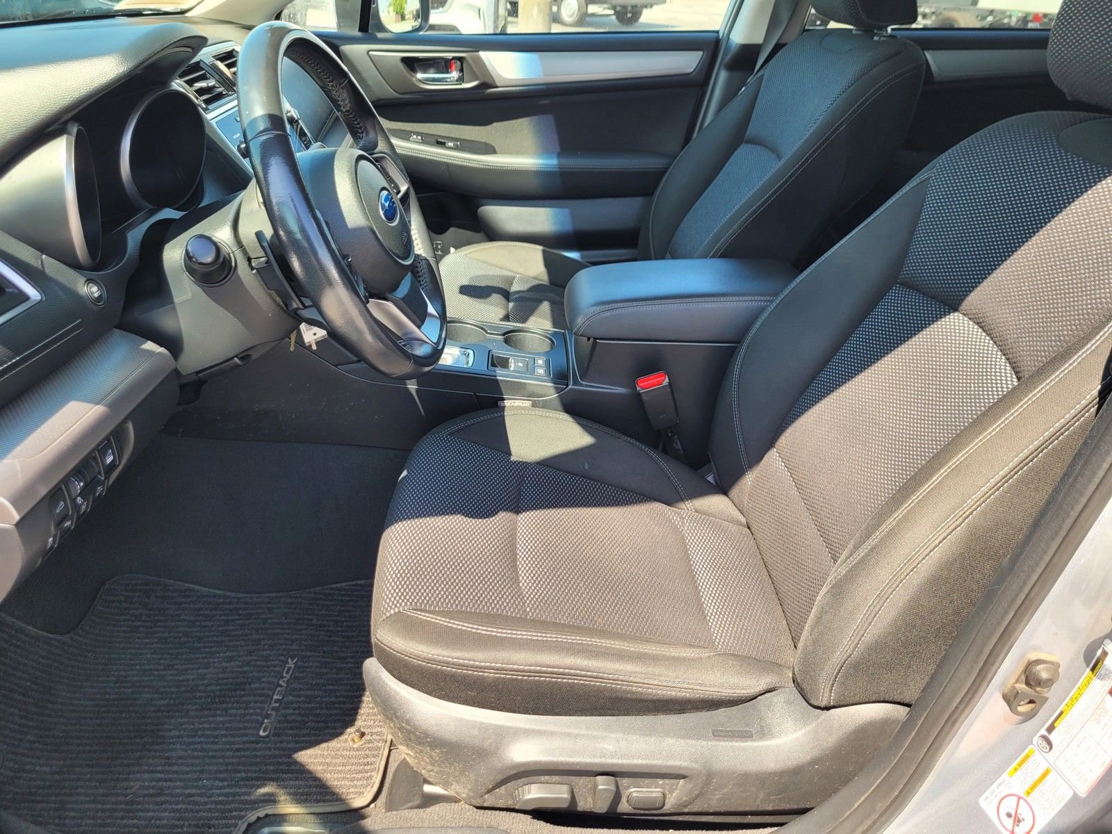 Used 2018 Subaru Outback 2.5i Premium AWD/4WD image 15