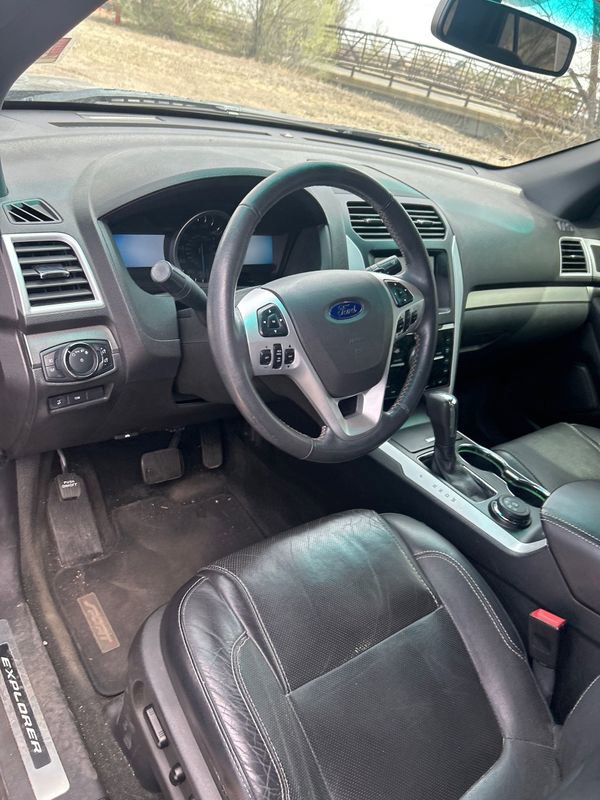 Used 2014 Ford Explorer Sport w/ Equipment Group 401A image 2