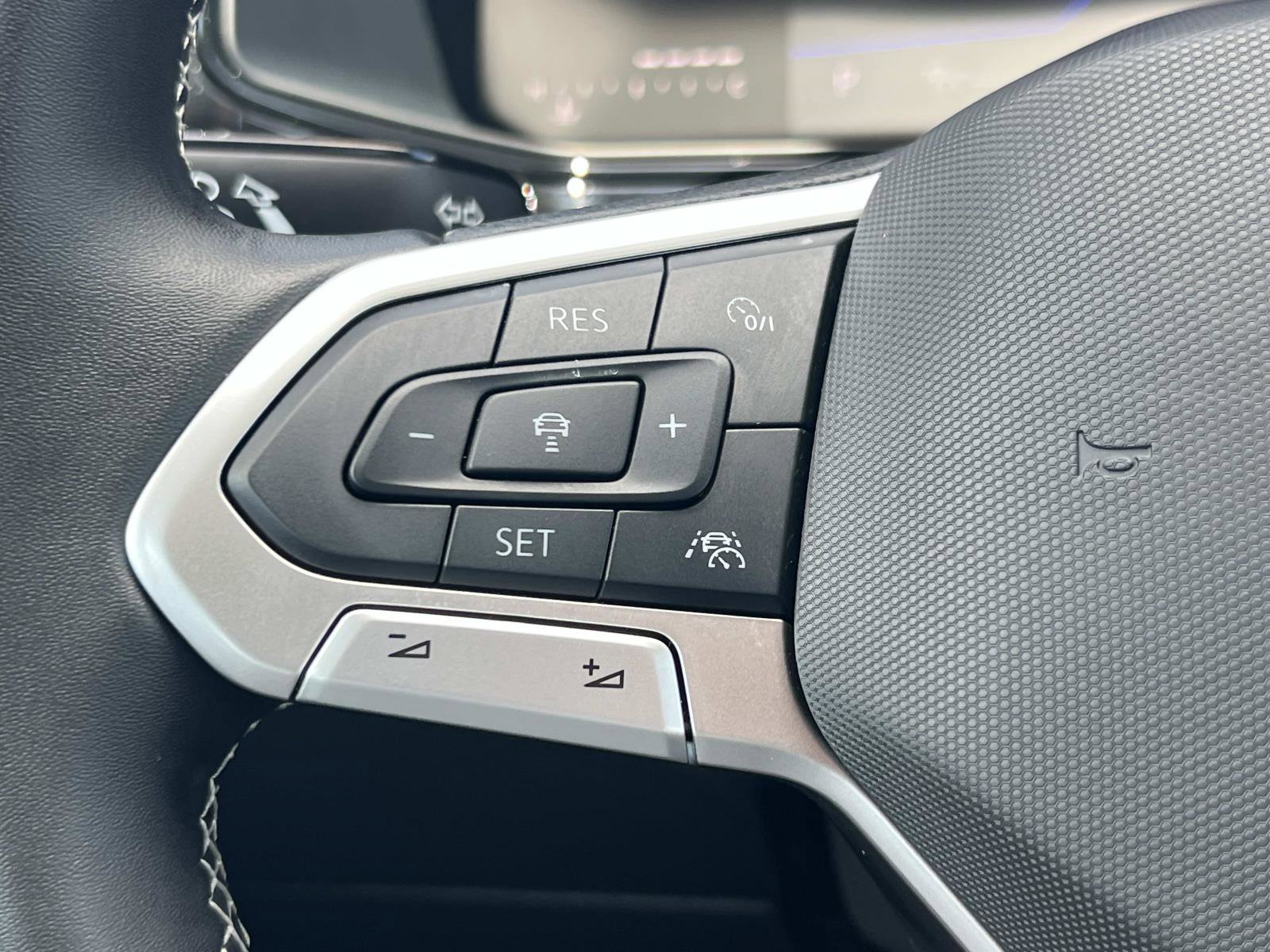 Used 2025 Volkswagen Taos S image 9