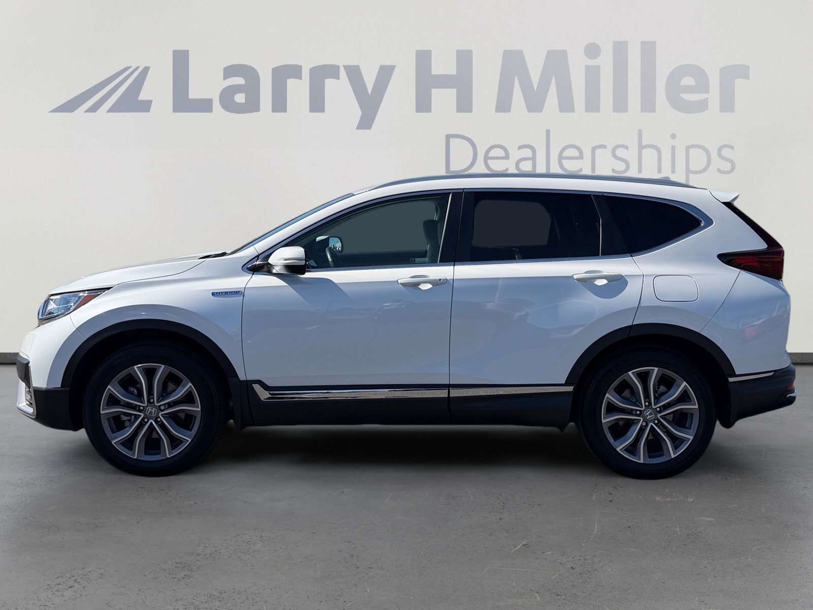 Used 2022 Honda CR-V Touring image 2