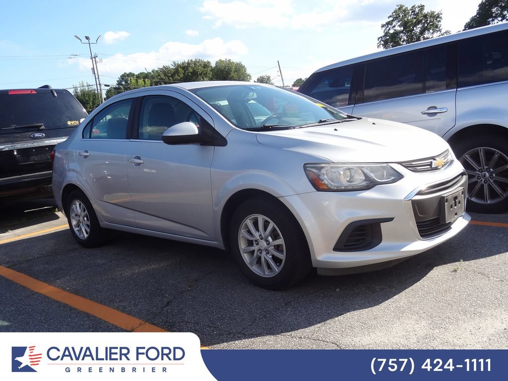 Used 2018 Chevrolet Sonic LT w/ Convenience Package FWD image 2
