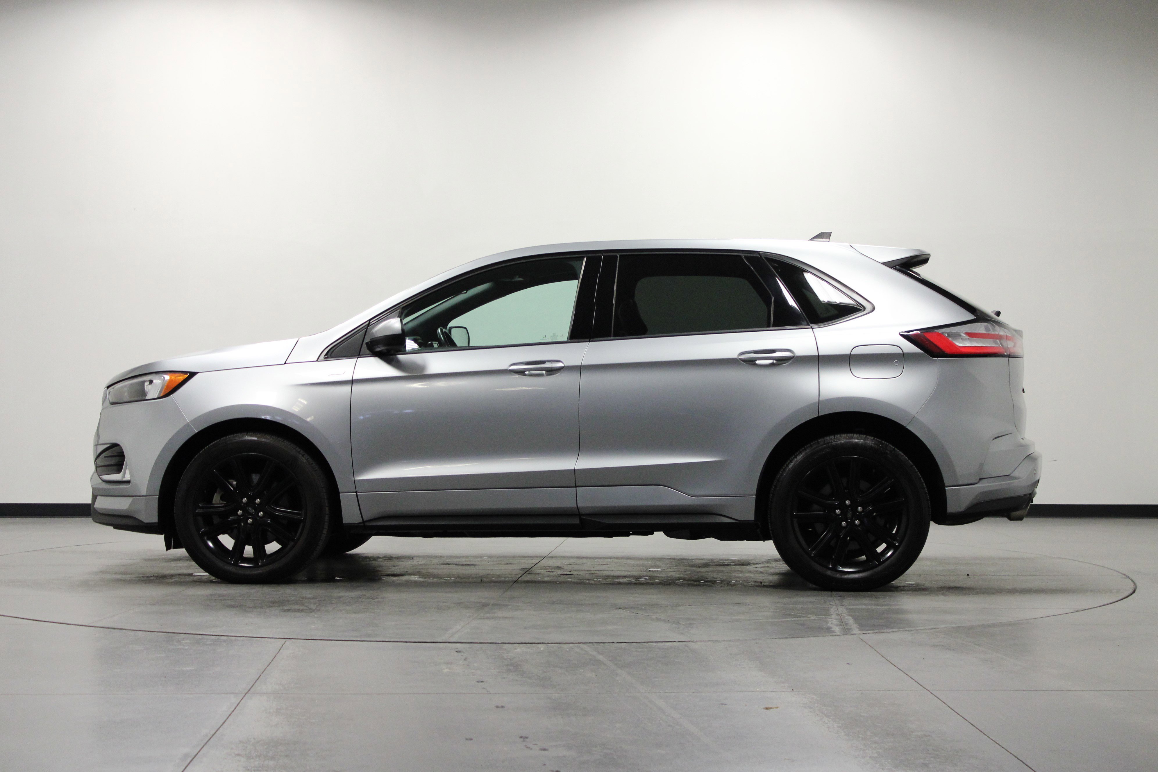 Used 2021 Ford Edge ST-Line w/ Class II Trailer Tow Package image 7