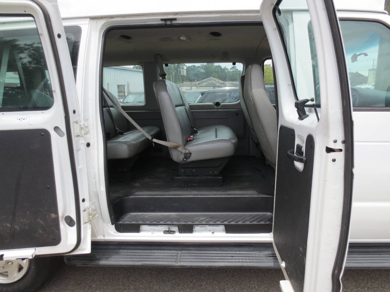 Used 2008 Ford E-350 and Econoline 350 XL RWD image 11