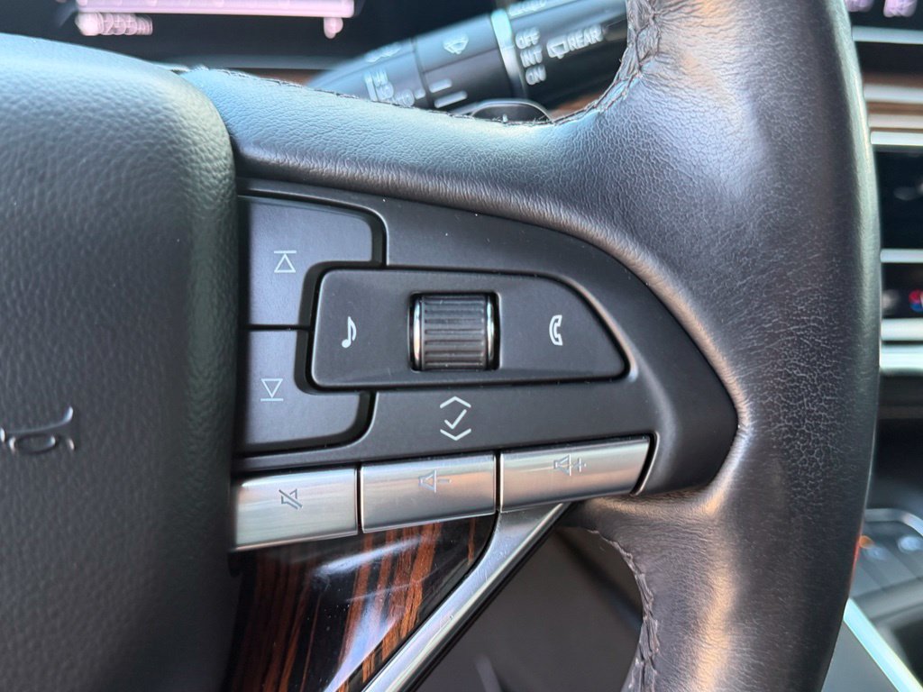 Used 2023 Cadillac Escalade Sport Platinum w/ LPO, ONYX Package AWD/4WD image 23