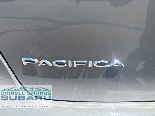 Used 2023 Chrysler Pacifica Touring-L FWD image 14