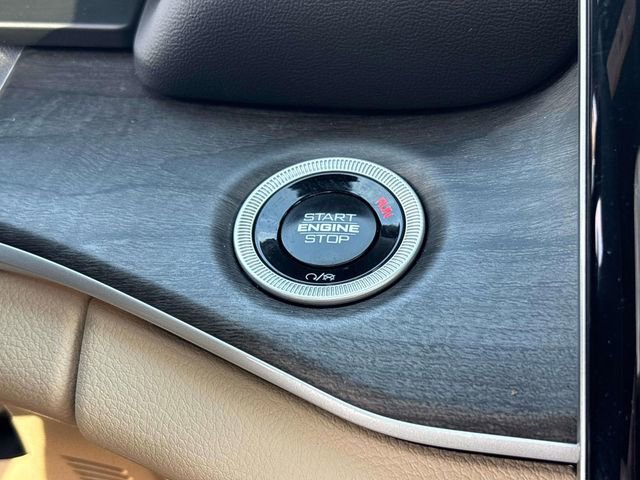 Used 2024 Jeep Grand Cherokee Limited w/ Black Appearance Package image 30