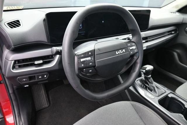 Used 2025 Kia K4 FWD image 23