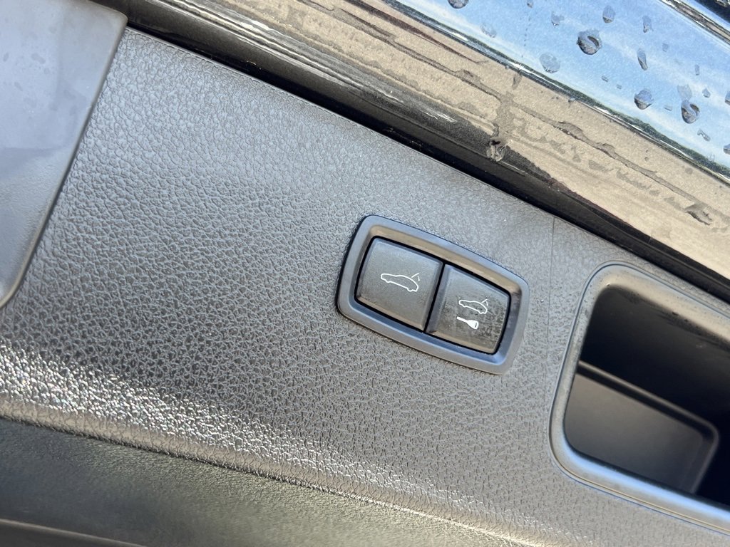 Used 2023 Porsche Macan S w/ Sport Chrono Package image 24