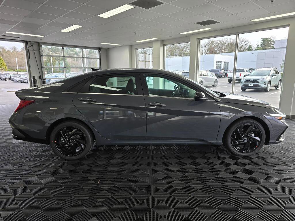 New 2026 Hyundai Elantra SEL Sport image 3