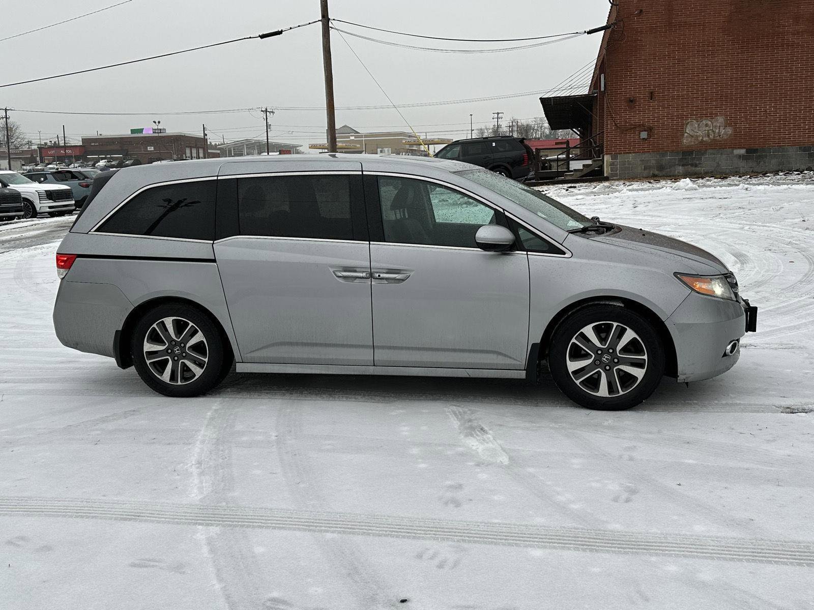 Used 2016 Honda Odyssey Touring image 9