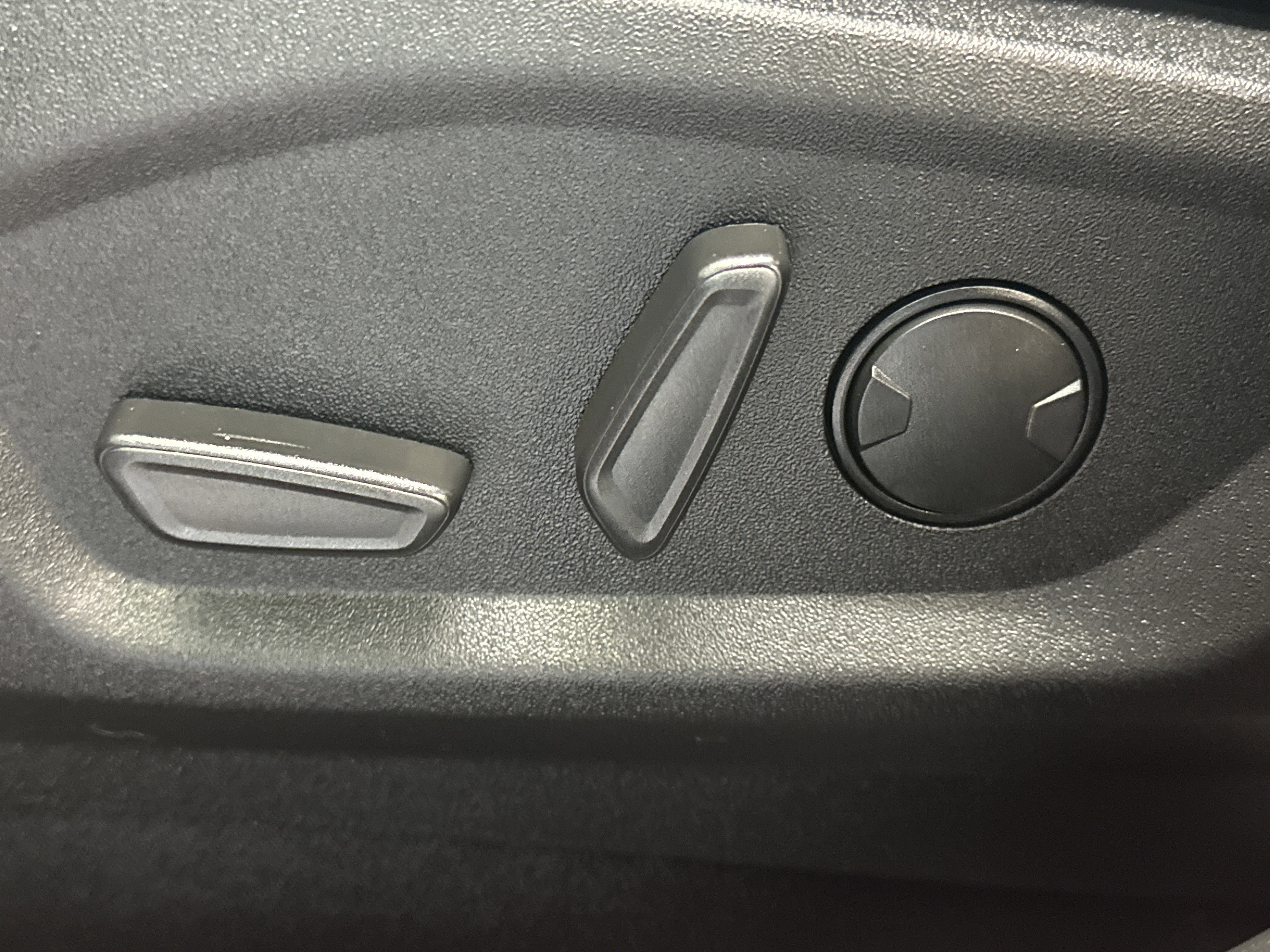 Used 2024 Ford Edge SEL w/ Convenience Package image 24