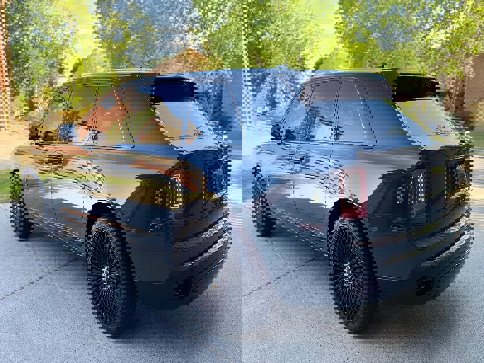 Used 2021 Rolls-Royce Cullinan image 14