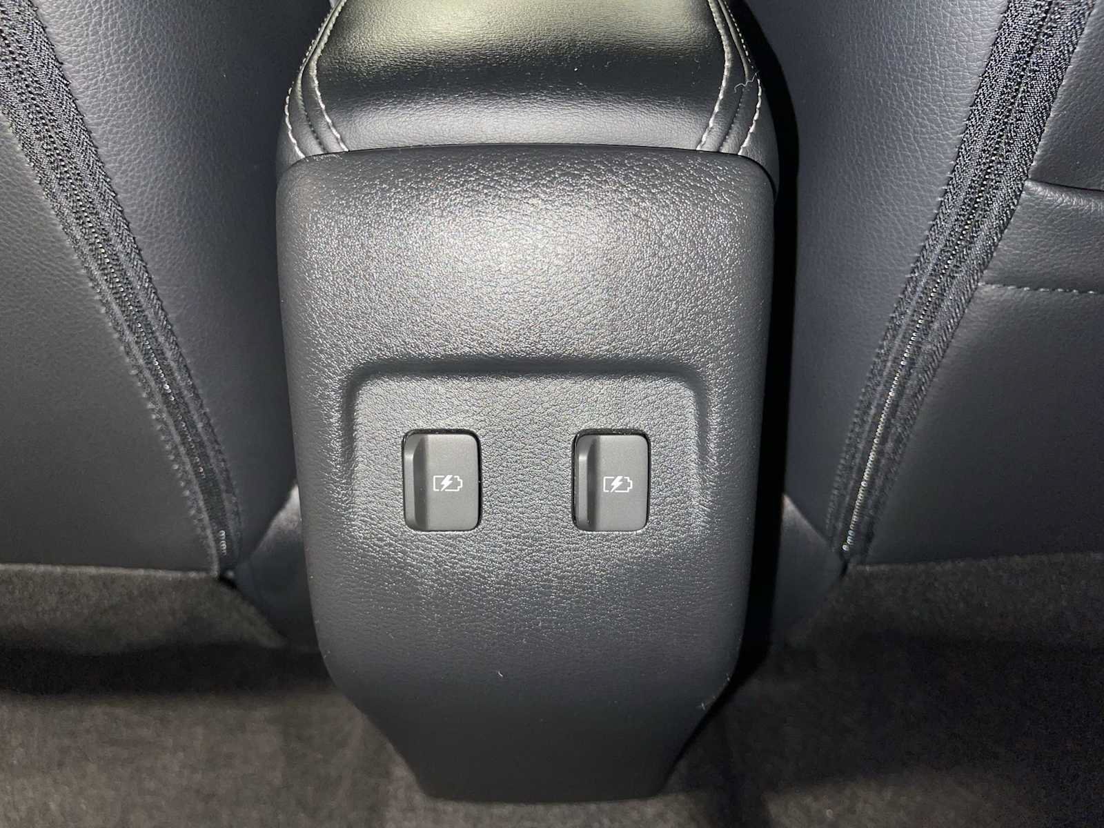 Used 2024 Nissan Kicks SR w/ SR Premium Package FWD image 25