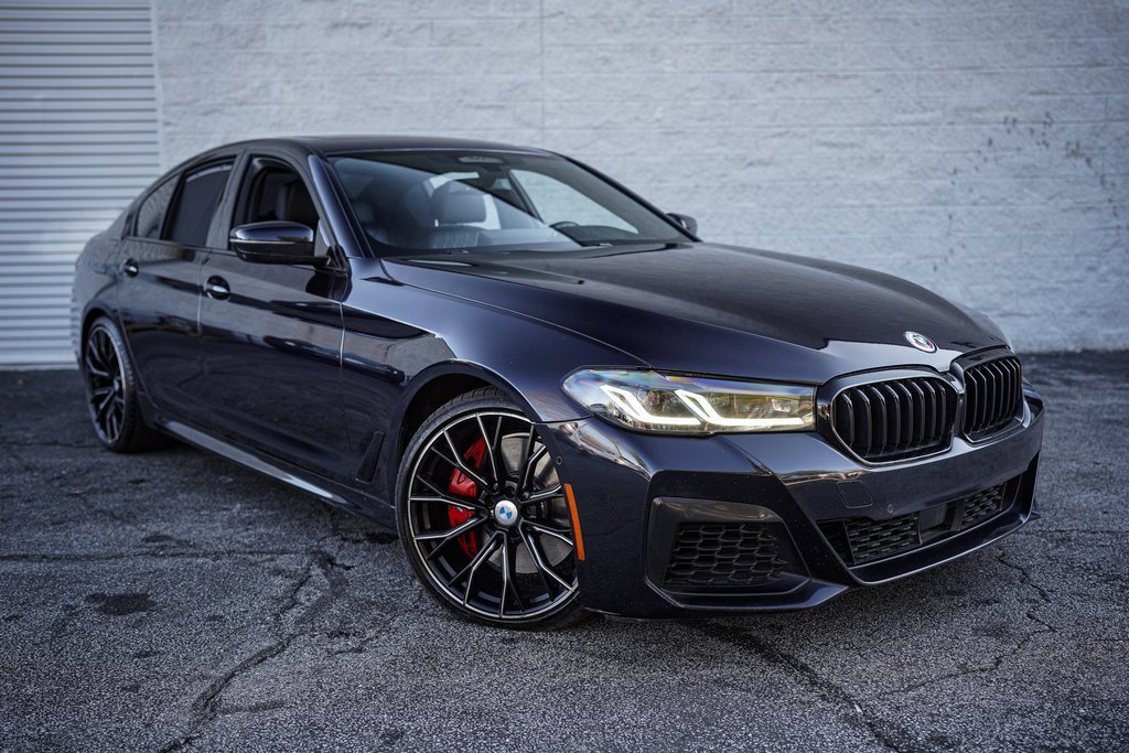 Used 2023 BMW M550i xDrive w/ Dynamic Handling Package image 8