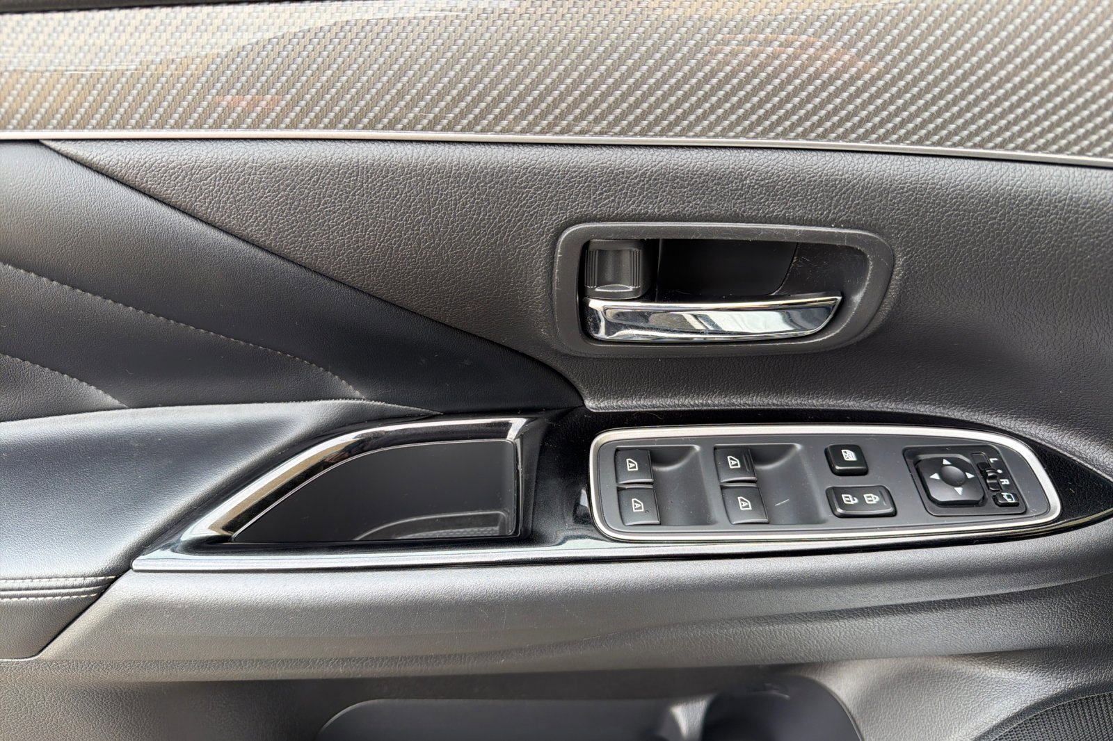 Used 2020 Mitsubishi Outlander SEL image 11