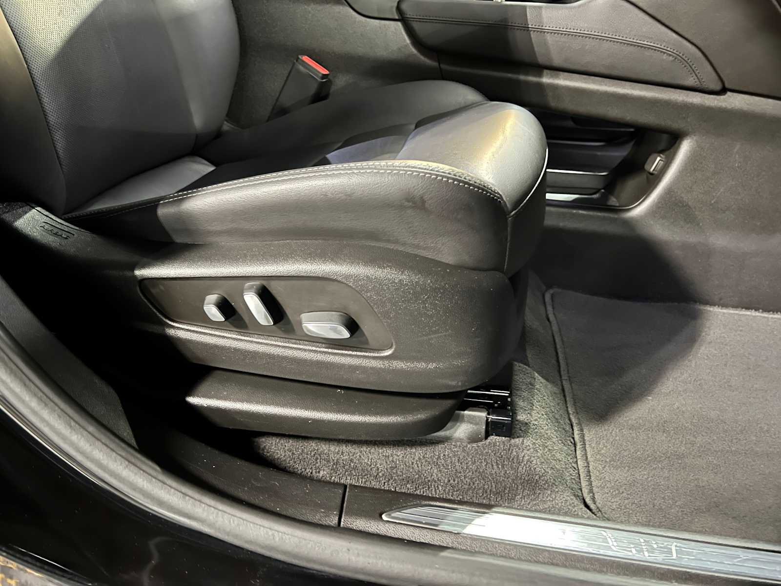 Used 2023 Cadillac XT5 Premium Luxury AWD/4WD image 13