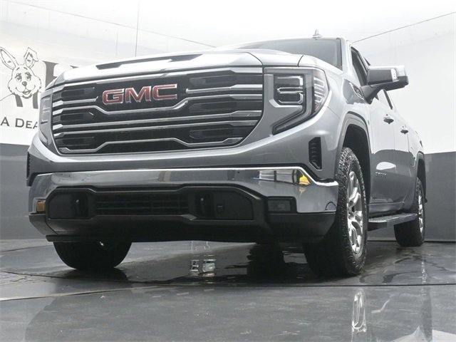 Used 2023 GMC Sierra 1500 SLT w/ SLT Convenience Package image 4