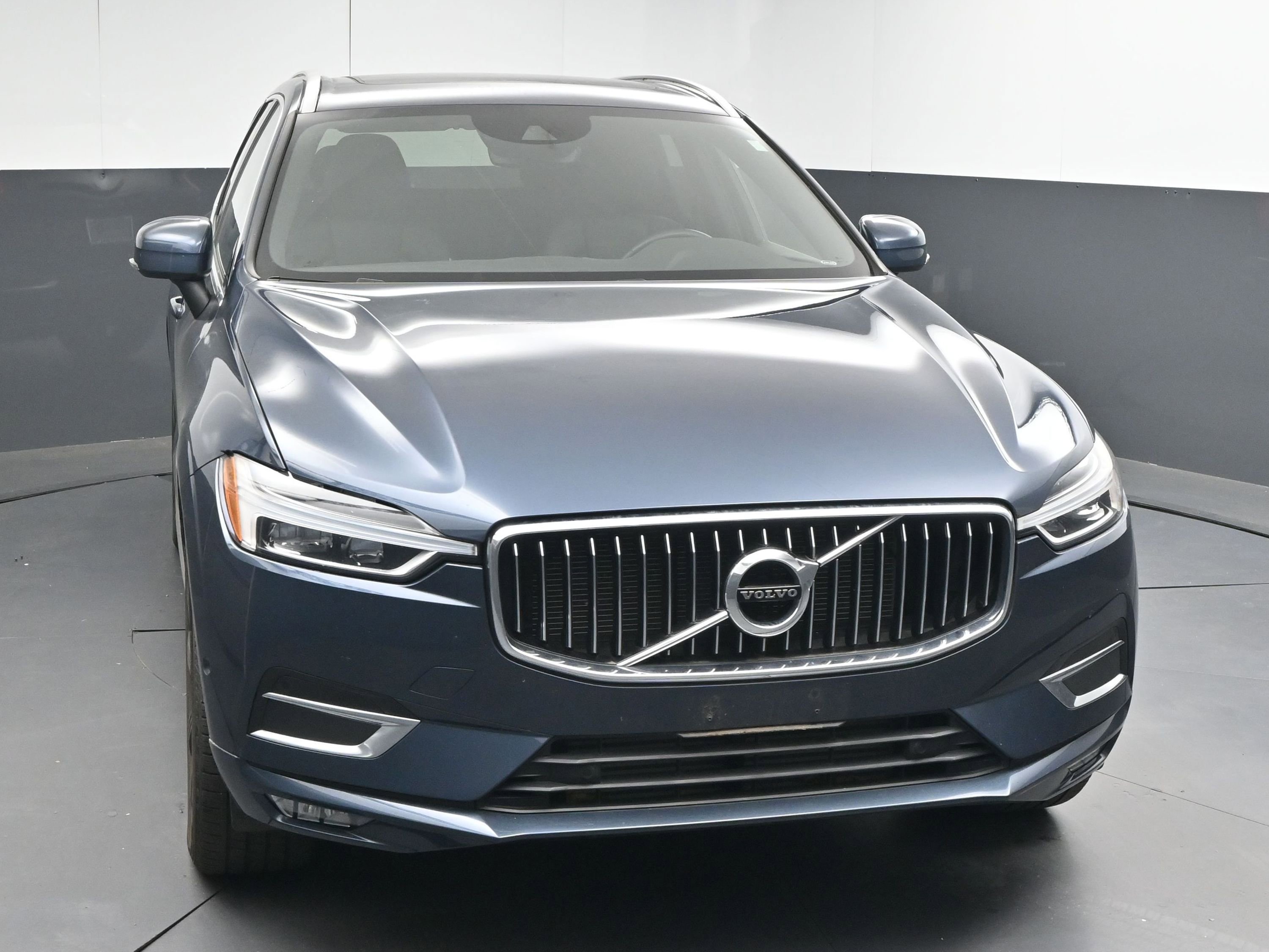 Used 2018 Volvo XC60 T5 Inscription w/ Convenience Package image 2
