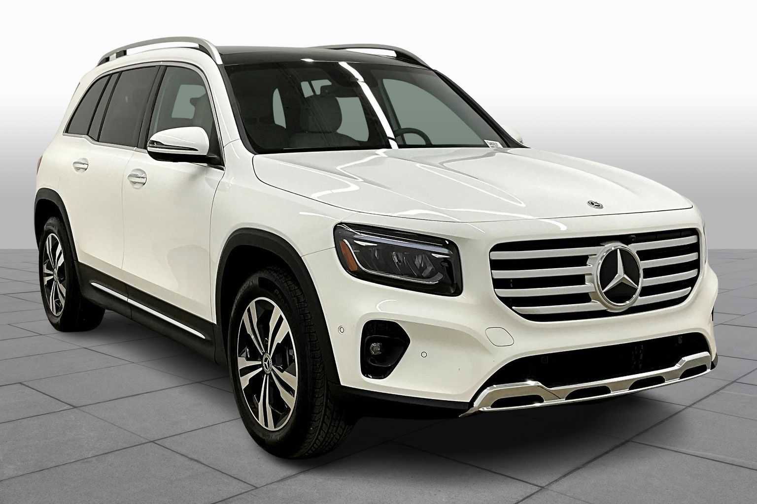 New 2026 Mercedes-Benz GLB 250 image 2